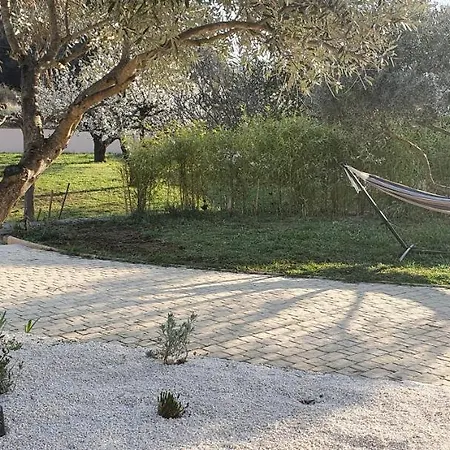 La Studio Sabranais Apartament